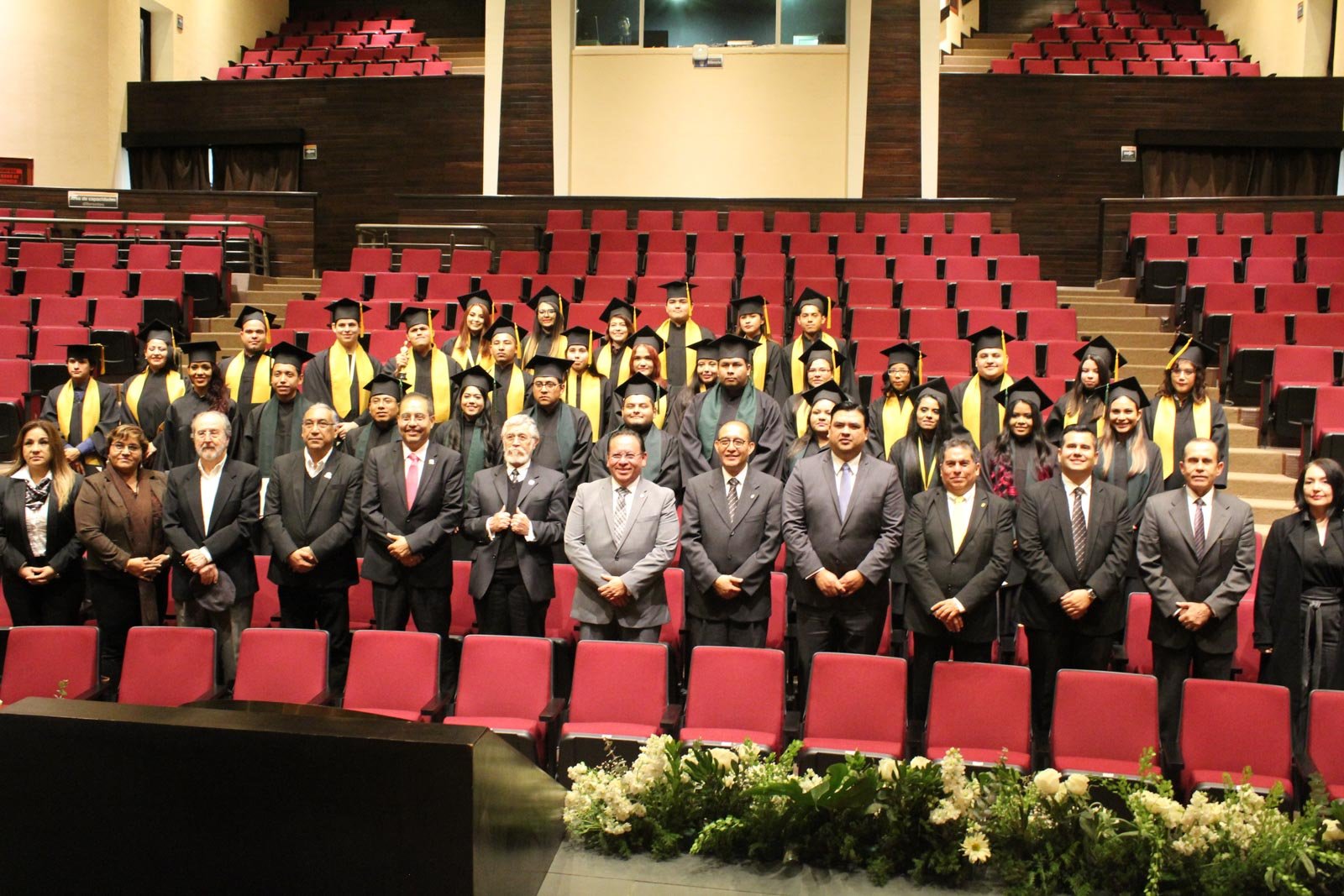 Foto 1 egresados