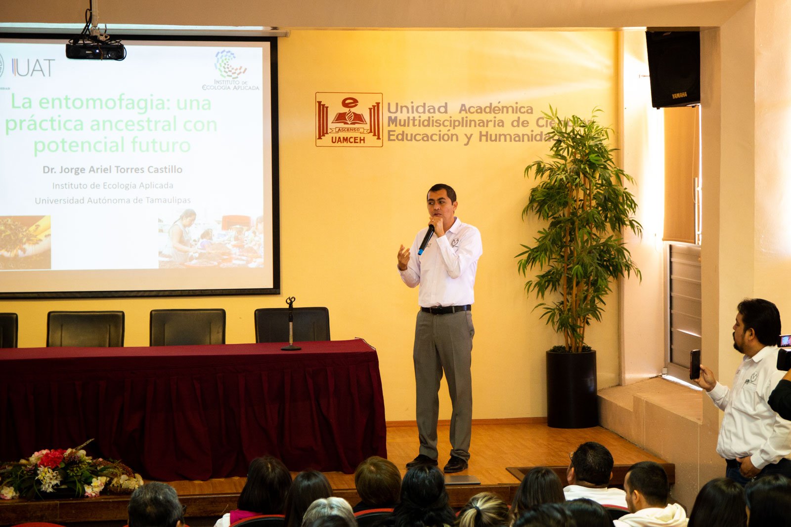 Foto_1 conferencia_UAMCEH