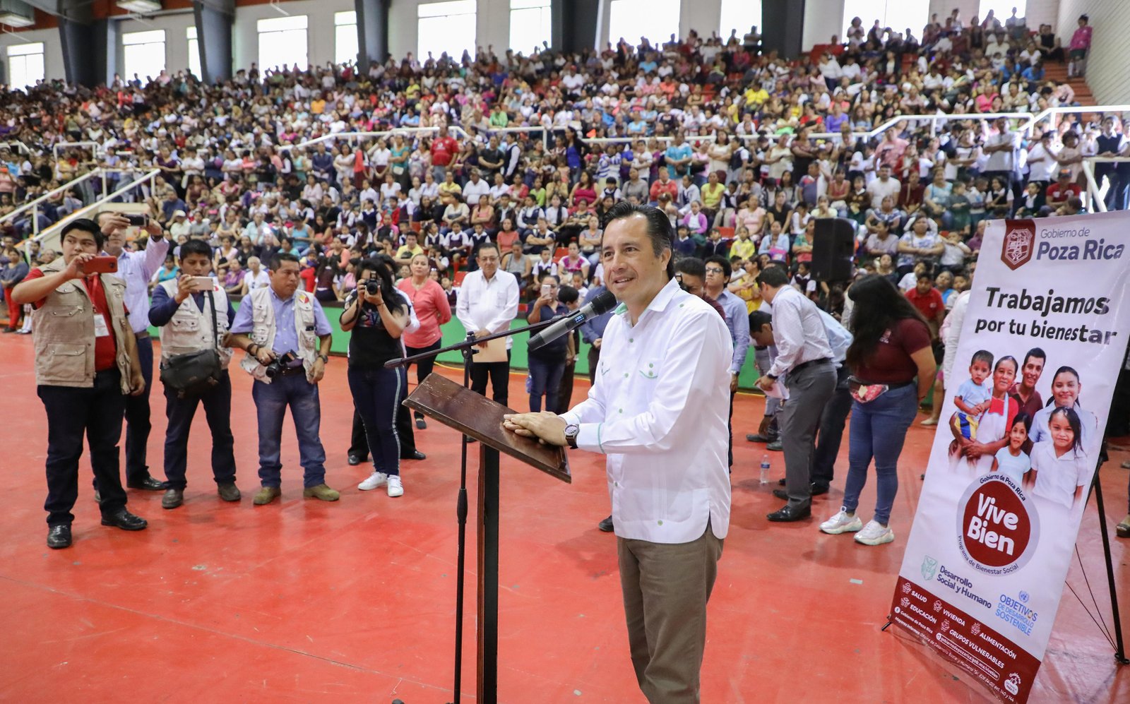 ENTREGA DE BECAS