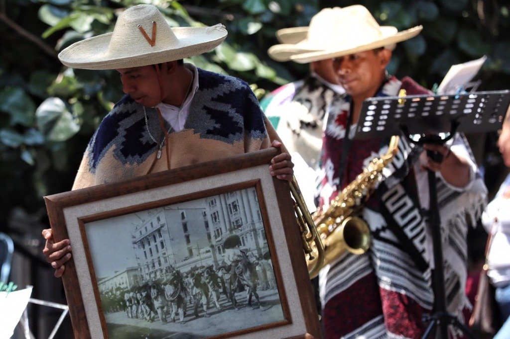 AMLO_Zapata 3
