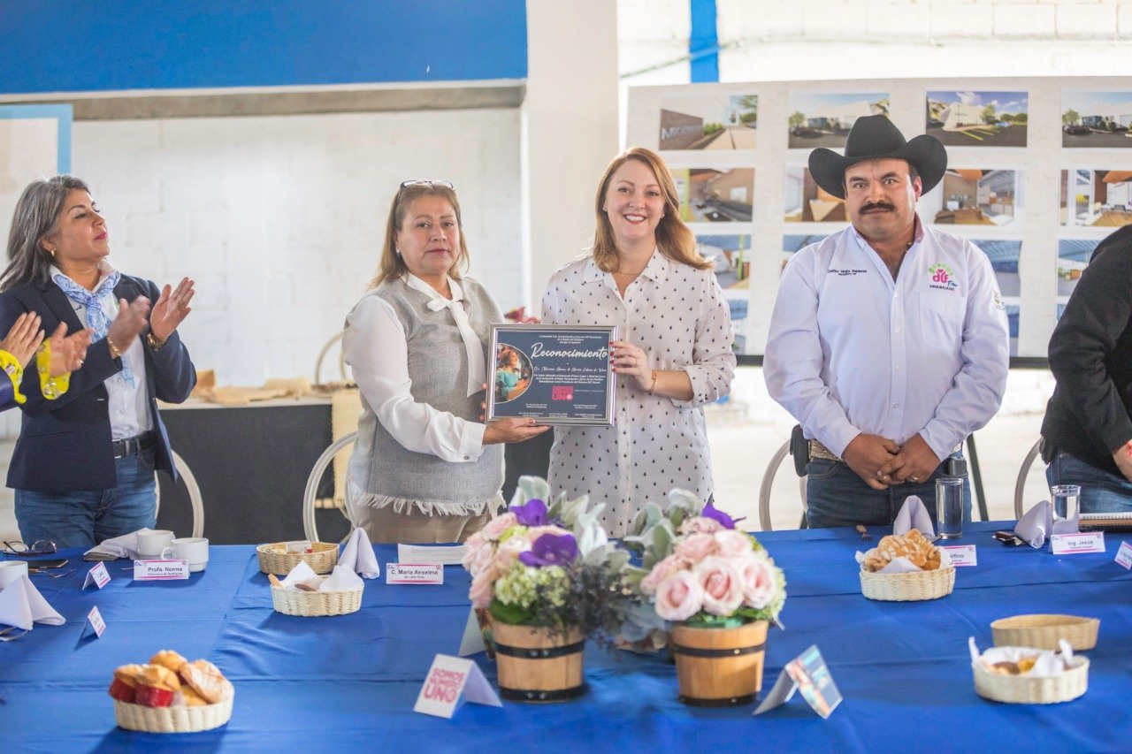 DIF-013-2020.-Mariana Gómez se reúne con familias del altiplano tamaulipeco y refrenda compromiso del gobierno del estado para ayudar a las comunidades rurales (3)