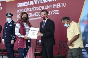 ENTREGA DE VIVIENDAS A FAMILIAS DE POLICÍAS CAÍDOS (11)