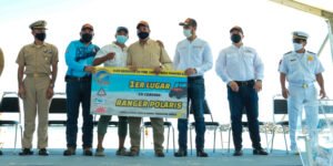 TAM-173-2021.-Premia Gobernador Cabeza de Vaca a los ganadores del torneo Internacional de Corvina en La Pesca (2)