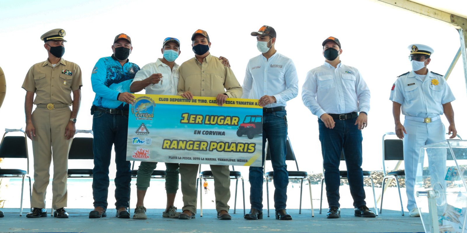 TAM-173-2021.-Premia Gobernador Cabeza de Vaca a los ganadores del torneo Internacional de Corvina en La Pesca (2)