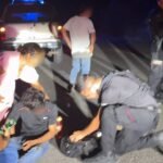 Guardia Estatal auxilia a motociclista lesionado tras accidente en carretera de Abasolo