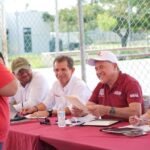 Armando Martínez supervisa cumplimiento de compromisos con habitantes de Río Tamiahua
