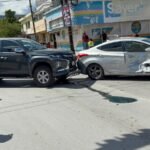 Dos personas resultan lesionadas tras fuerte choque en el centro de Ciudad Victoria; no requirieron hospitalización