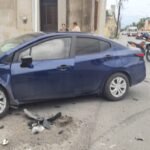 Camioneta ignora señal de alto, choca automóvil y huye; mujer y niña resultan valoradas en Ciudad Victoria