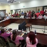 Cabildo de Altamira autoriza licencia de un día a Armando Martínez y reconoce trayectoria de maestro con más de 50 años
