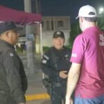 Despliegan operativo y advierten multas a propietarios que permiten que vacas y caballos deambulen libremente en avenidas y calles